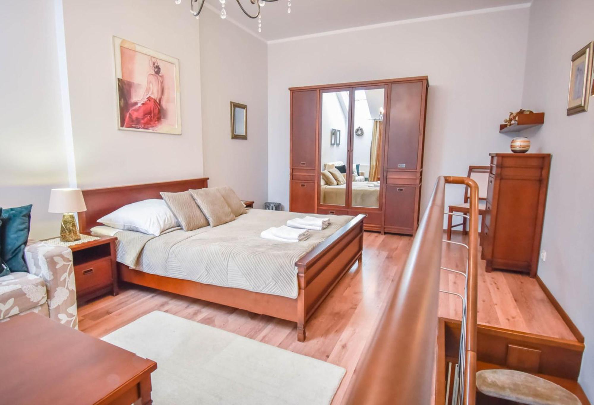 Przy Promenadzie Trzy Korony Z Sypialnia & Parking - Na Wyspie Apartment *